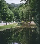 É uma Casa Particular, Isolada, Inserida Numa Aldeia do Norte de Portugal