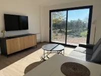 Magnificent T2 Furnished House Hotels in Éguilles