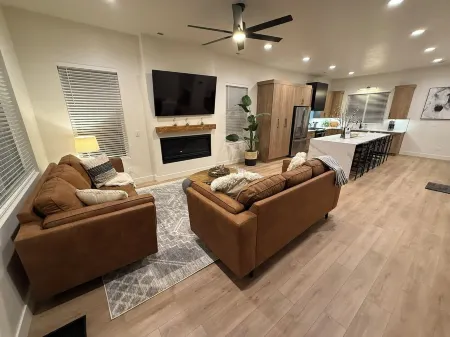 NEW! Eden Escape 5bd/4.5bth Home w/ Hot Tub