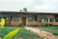 Private New 2BD/1Bath Bungalow on Lush Green Land Olón Ecuador附近的飯店