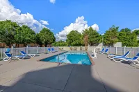 Comfort Inn & Suites River City Decatur - Pools