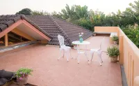 Best in Chiangmai, Modern Love Villa, Garden paradise, Pool, Free breakfast, car