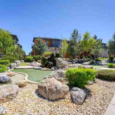New Cozy & Stylish 1BR with Heated Pool, Relaxing Spa & Sauna Hotel Exterior