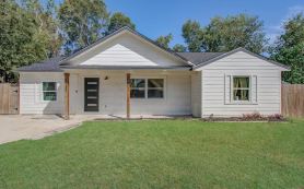 3BD - 10 Mins to Downtown Houston - Cozy Backyard