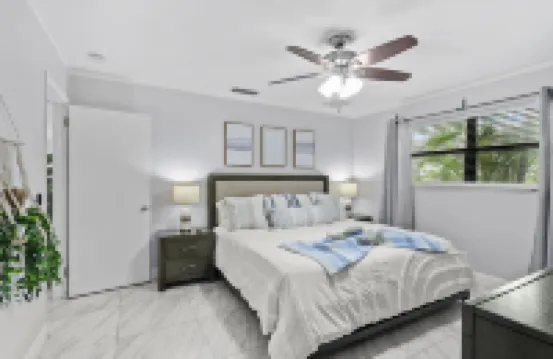 帶私人客房套間泳池PGA海灘的四卧室