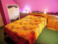 1940s Storybook Knotty Pine Cabin in Crestline, Absolute Privacy Hotels in Crestline