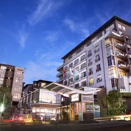 DoubleTree by Hilton Cape Town - Upper Eastside Отели рядом с достопримечательностью «Grand Parade»