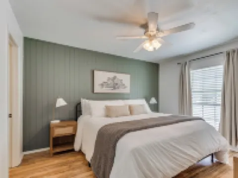 Edmond Bungalow: Cute 2 BR + Bonus Game Room with Futon