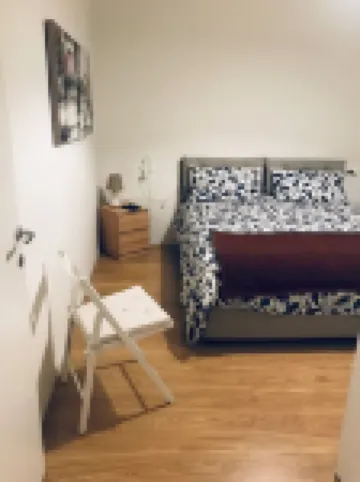 Great location, quiet, cozy and accessorized, with fast wi-fi.