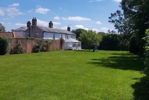 The Norfolk Farmhouse nr coast with hot-tub
