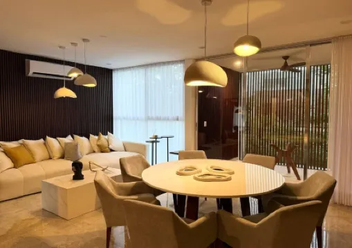 Apartment with pool, gym and park