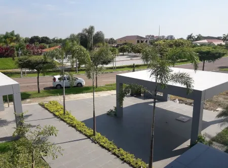 On the Island, luxury and peace space Отели в г. Самборондон