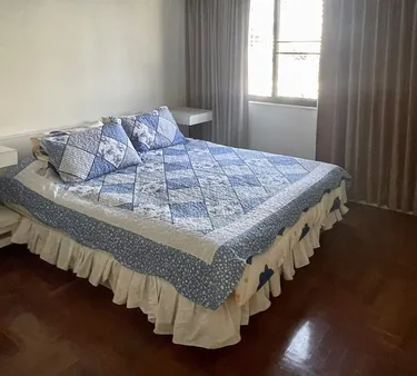 รูปภาพของGreat location in a quite area,walking distance to MRT / BTS