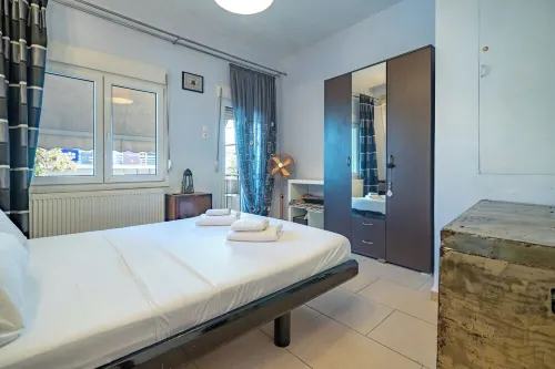 Top-Floor Apt with Private Patio- Nea Ionia by ΜΡS