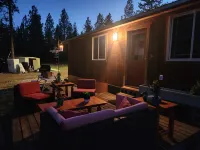 Custom tiny house with an awesome view.Close to Hamilton and Darby