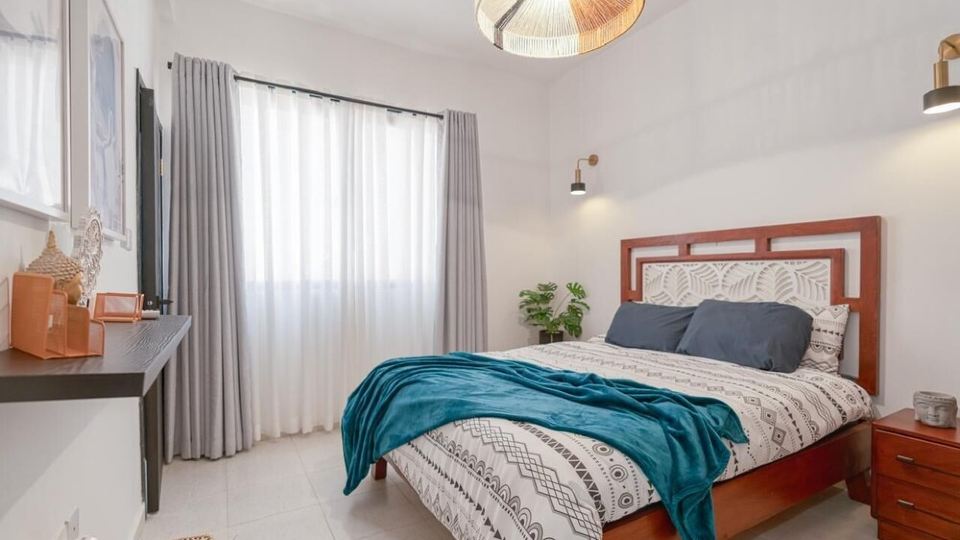 Stylish coastal retreat offers the perfect blend of tranquility and charm.