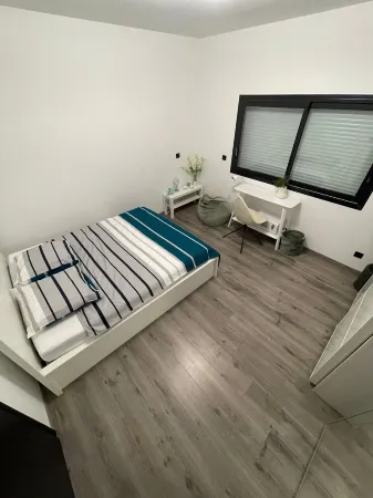 Large 220-metre villa with swimming pool 10 minutes from the beach