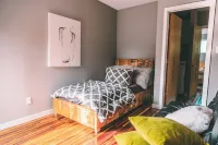 The Cube – A One-of-a-Kind Modernist Country Retreat Hotels in 