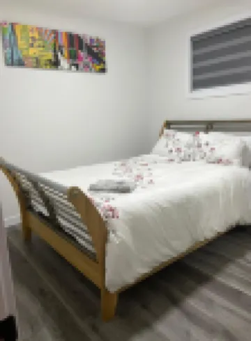 Comfy 2 bedroom stay tucked away in a sleepy neighborhood few mins to the Henday Hotel berhampiran Alberta Railway Museum