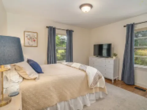 Bright, Cozy, and Just Minutes to the Best of Raleigh Hotels in Garner