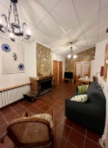 Enjoy a rural house with a wine cellar and a lot of leisure!