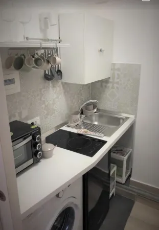 Delightful studio apartment just minutes from the sea Отели в г. Ачи-Кастелло