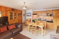 Attractive 3 Bedroom Apartment with South Facing Balcony, Close to Piste