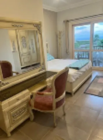 Lovely beach view 4-bedroom villa in Marsa Matrouh Governorate with WiFi, AC Hotel a 