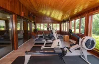 NEW-Stowecation-Lux 5bd-Hot Tub-Sauna-Game Room