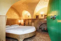 Hobbit House in marvelous Râșnov with Lake view Hotels in Rasnov