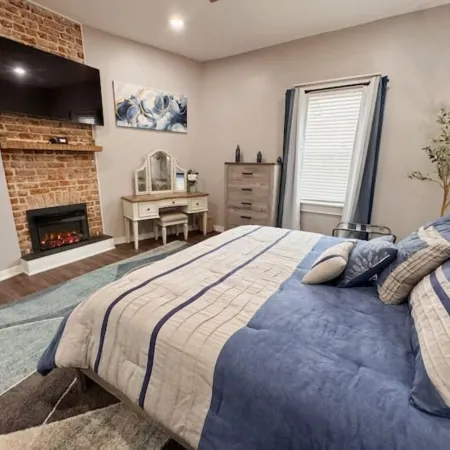 2bd/1ba Home-Minutes from Casino