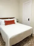 Charming 2-bedroom house in Lakewood with WiFi access