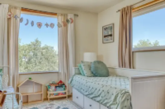 Cozy Cabin "Hygge" Getaway- Explore the Gorge