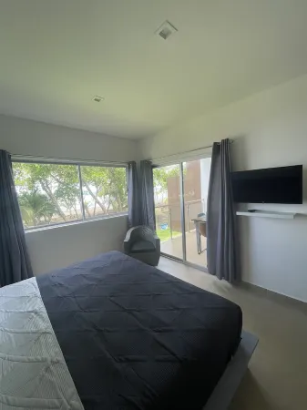 NEW OCEAN FRONT CONDO 2BR 2BATH full amenities Отели в г. Бехуко