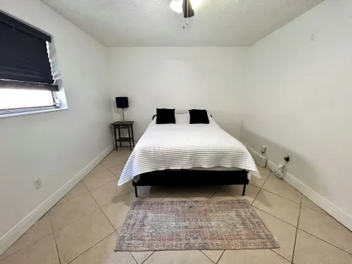 Charming 3-bedroom house in Miami with AC, WiFi Hotels in Coral Terrace