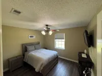 Charming 2-guest house in serene Panama City with WiFi, AC Hotels in Callaway