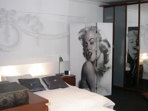 Spacious, luxurious loft in historic building