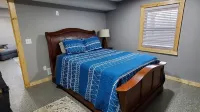 Three Bear Hideaway - Spacious 2 bed + Loft cabin in relaxing, convenient spot!