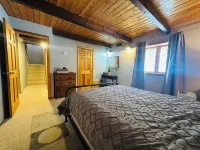 3-bedroom chalet in fabulous Bartlett, wonderful spot close to Storyland