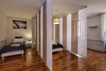 Spacious apartment 100m² + parking downtown