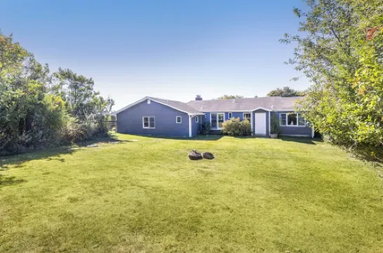 Delightful 4-bedroom house with VIEW in Montauk! LOCATION, LOCATION, LOCATION!!!