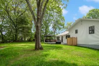 Newly renovated coastal retreat just 1.5 miles from the beach.