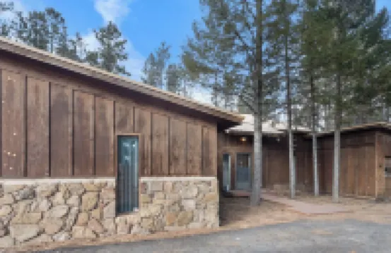 'Enchanted Pines' Mountain Escape!