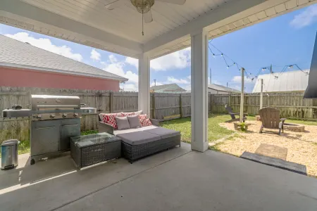 Game Room, Hot Tub and Outdoor Seating - Stunning New Build