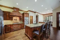 Historic Grapevine 3-bedroom house 4 minutes walk to Historic main street.