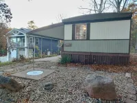 Charming 3-bedroom Trailer with WiFi, AC in lovely Angola