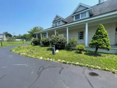 Private Mansion Getaway NY Hotels near Auriesville Pilgrimage Lunch Area