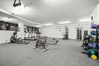 3 Bedroom Apartment 5 mins walking to Westfield Doncaster Hotels in Doncaster