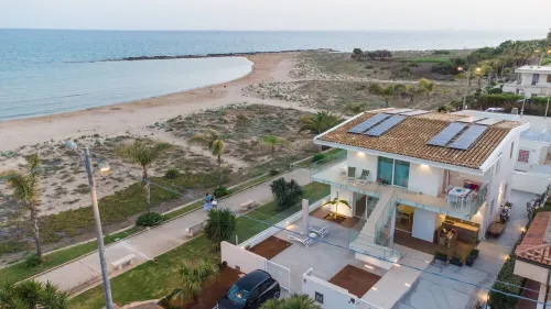 BEACHSIDE, LUXURY APARTMENT