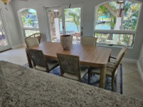 Charming 2-bedroom house in pleasant Saint James City with AC, WiFi, Boat Dock